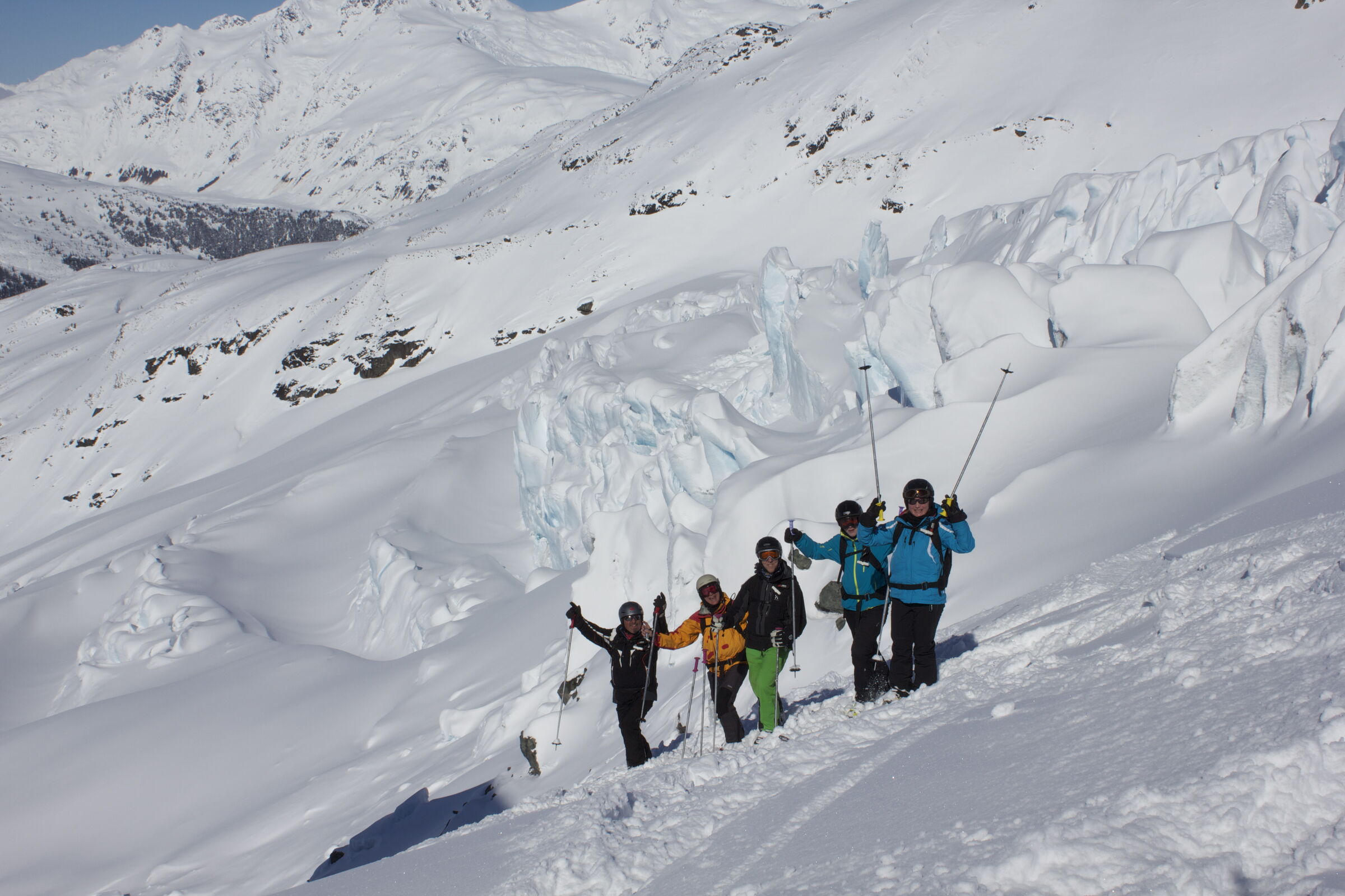glacier-ski-touring-group-crevasses